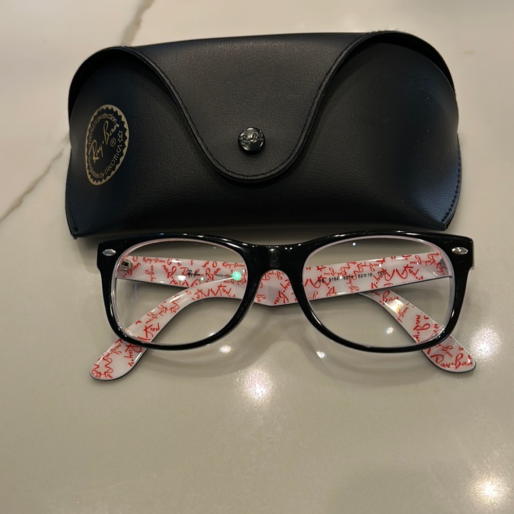 Ray Ban frames can be unisex